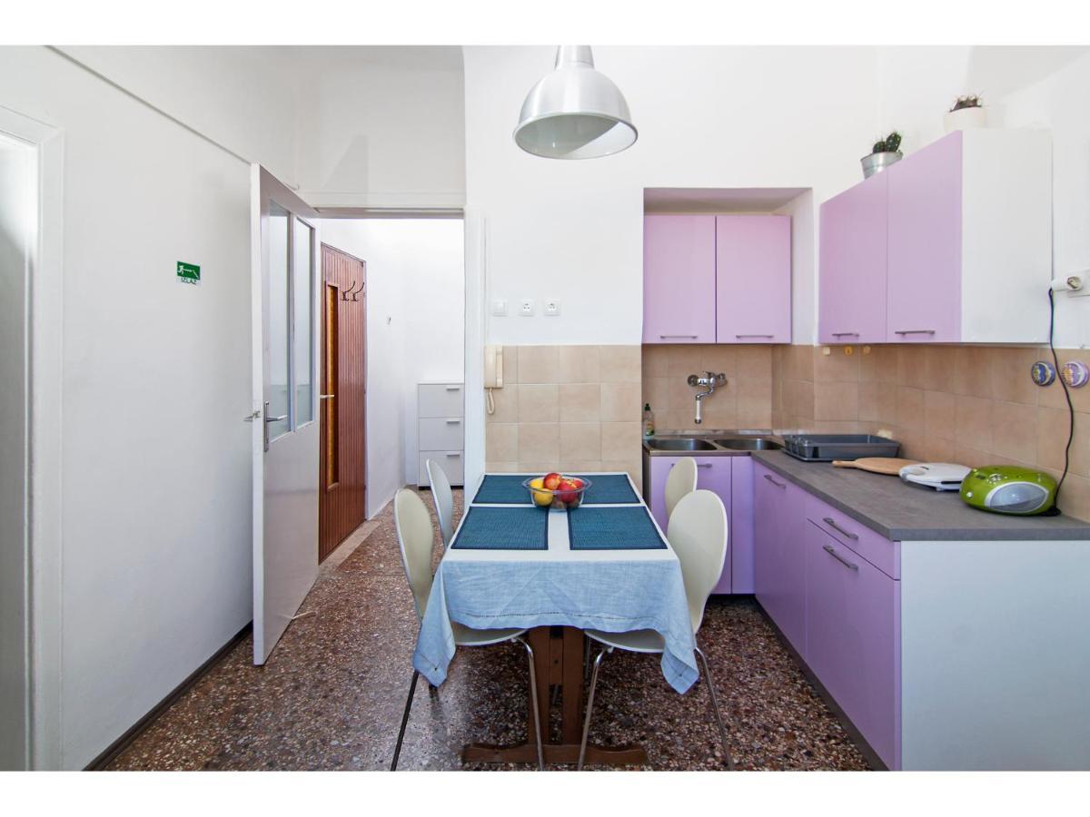 Apartment In Centre With Huge Terace بولا المظهر الخارجي الصورة