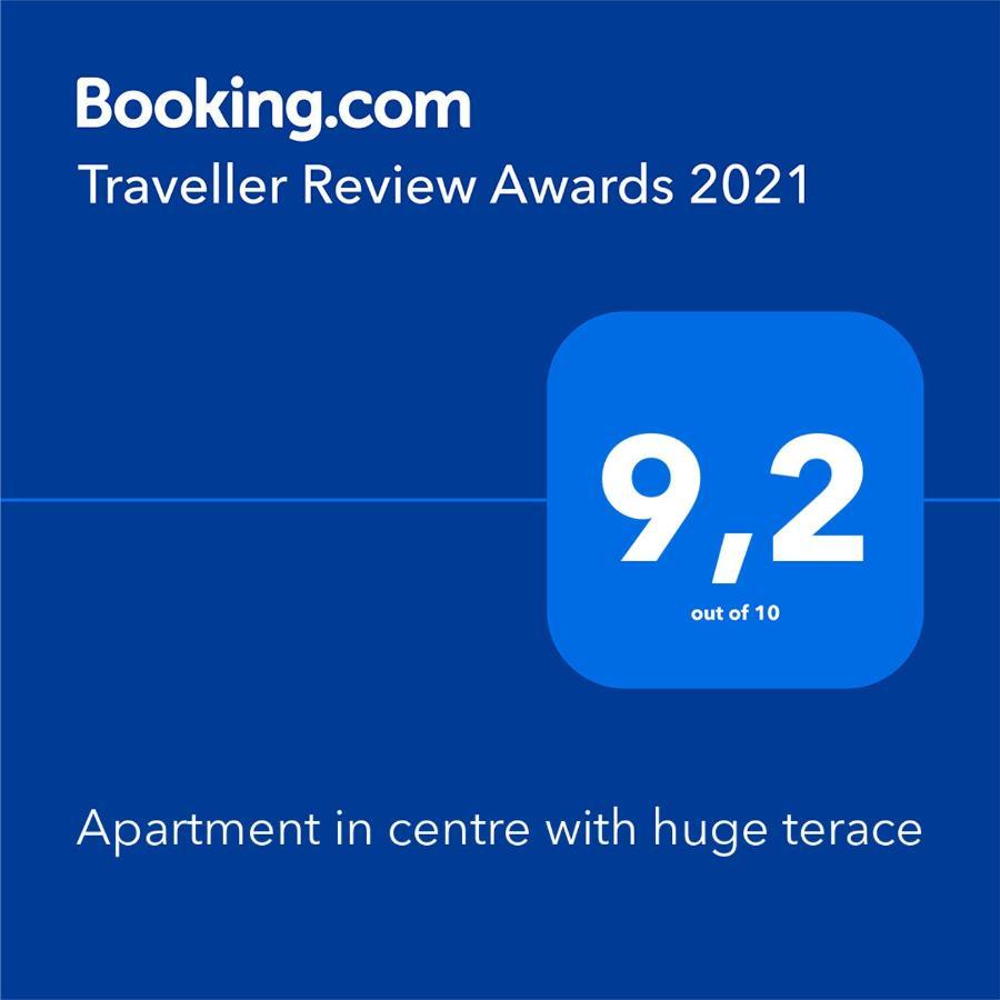 Apartment In Centre With Huge Terace بولا المظهر الخارجي الصورة