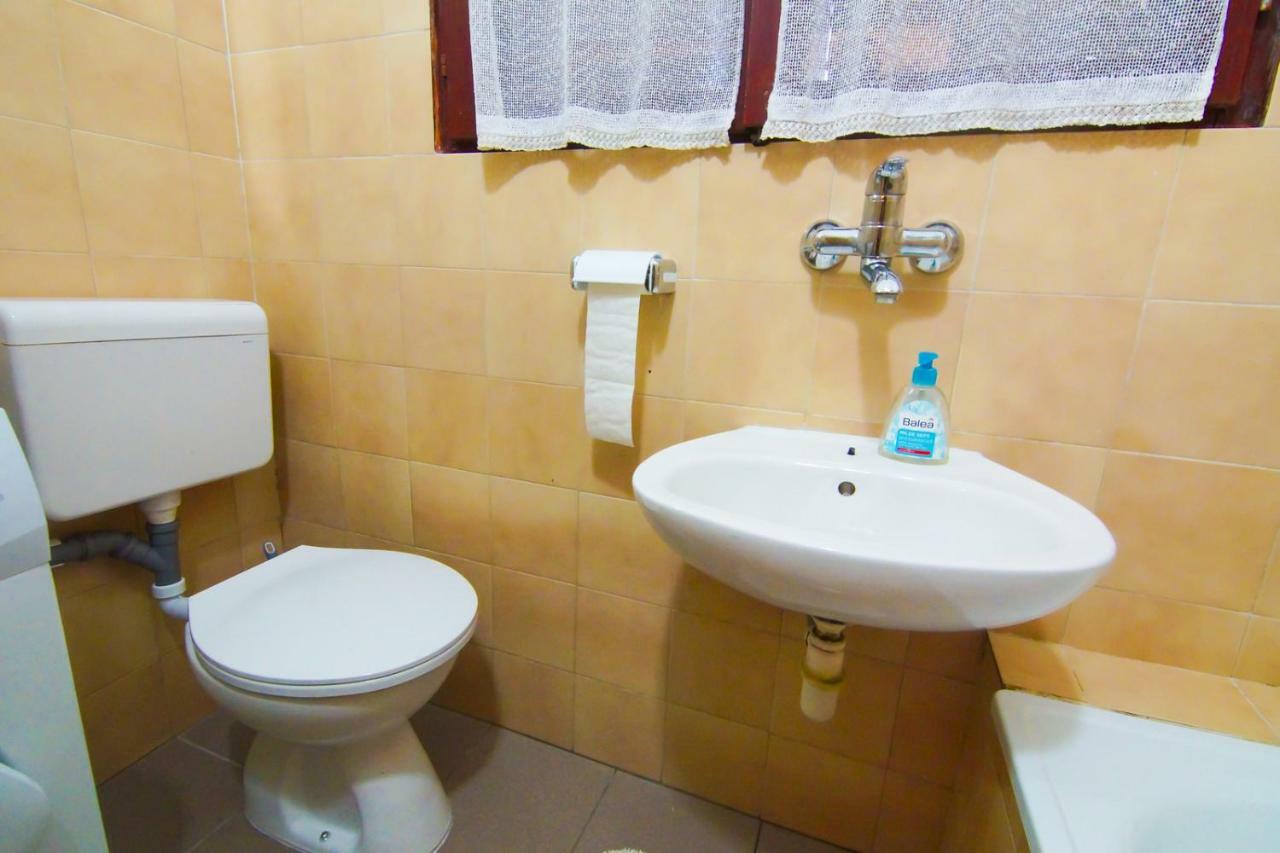 Apartment In Centre With Huge Terace بولا المظهر الخارجي الصورة