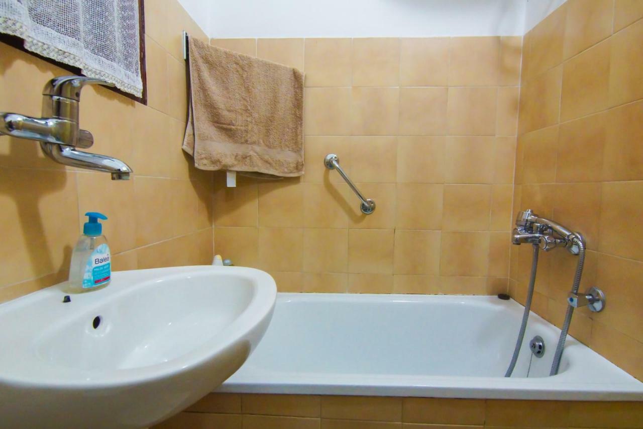 Apartment In Centre With Huge Terace بولا المظهر الخارجي الصورة