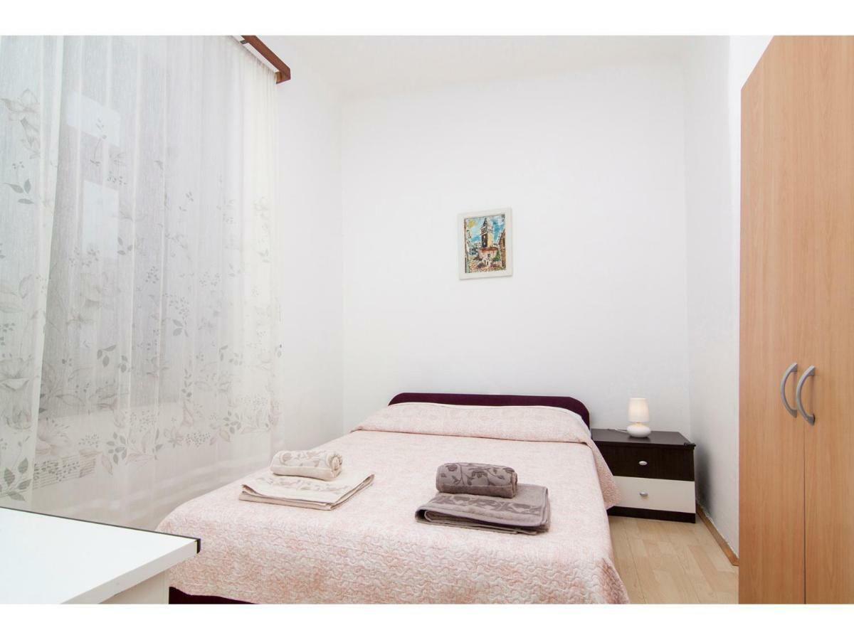 Apartment In Centre With Huge Terace بولا المظهر الخارجي الصورة